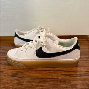 WOMEN'S NIKE COURT LEGACY NEXT NATURE SUSTAINABLE SNEAKERS